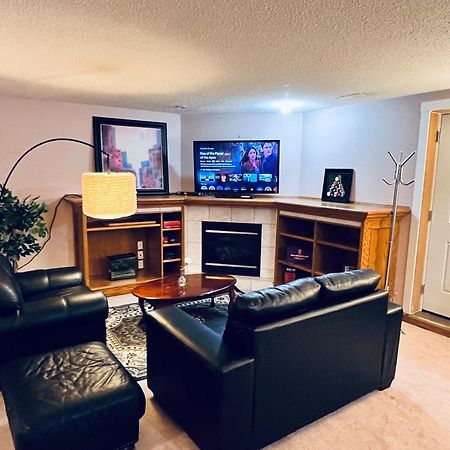 A Classic Homely Basement Suite! Chestermere Eksteriør billede