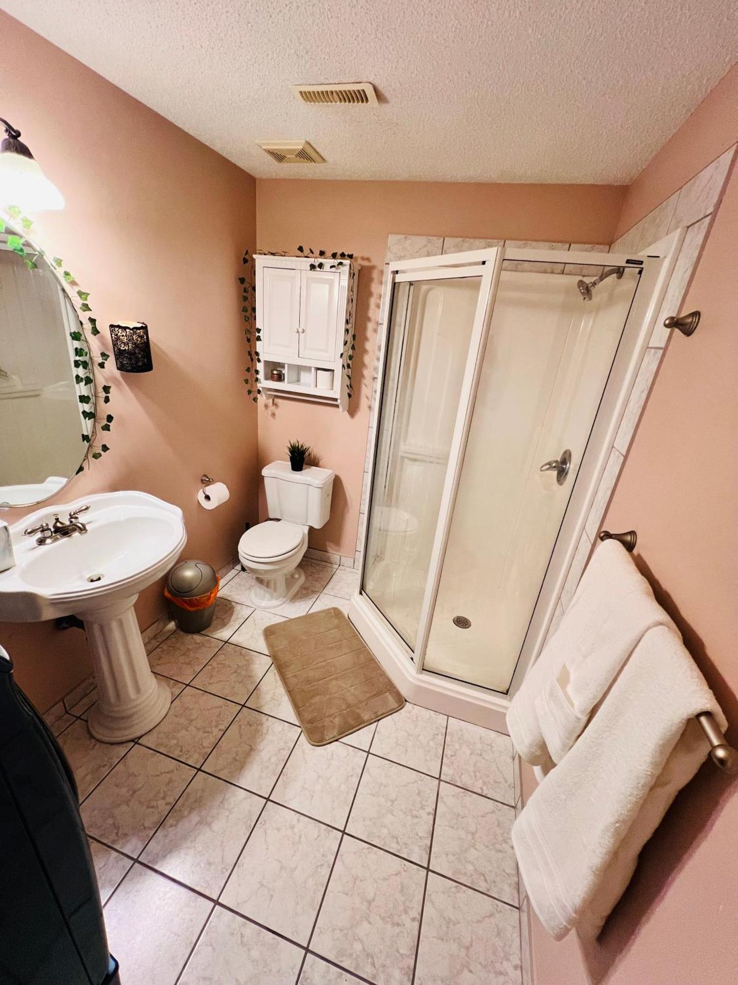 A Classic Homely Basement Suite! Chestermere Eksteriør billede