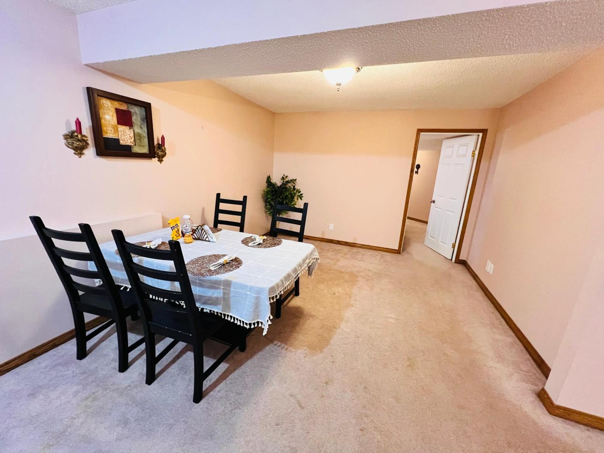 A Classic Homely Basement Suite! Chestermere Eksteriør billede