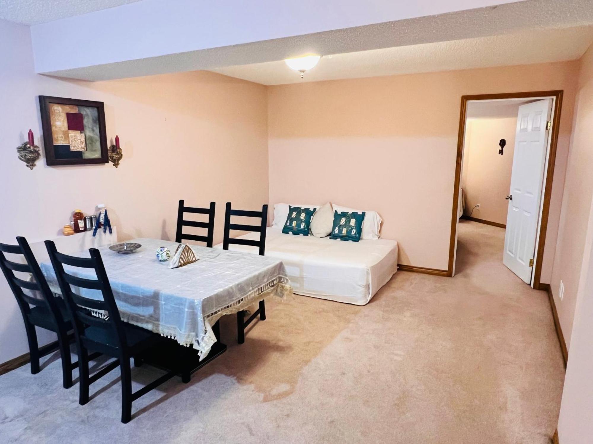 A Classic Homely Basement Suite! Chestermere Eksteriør billede